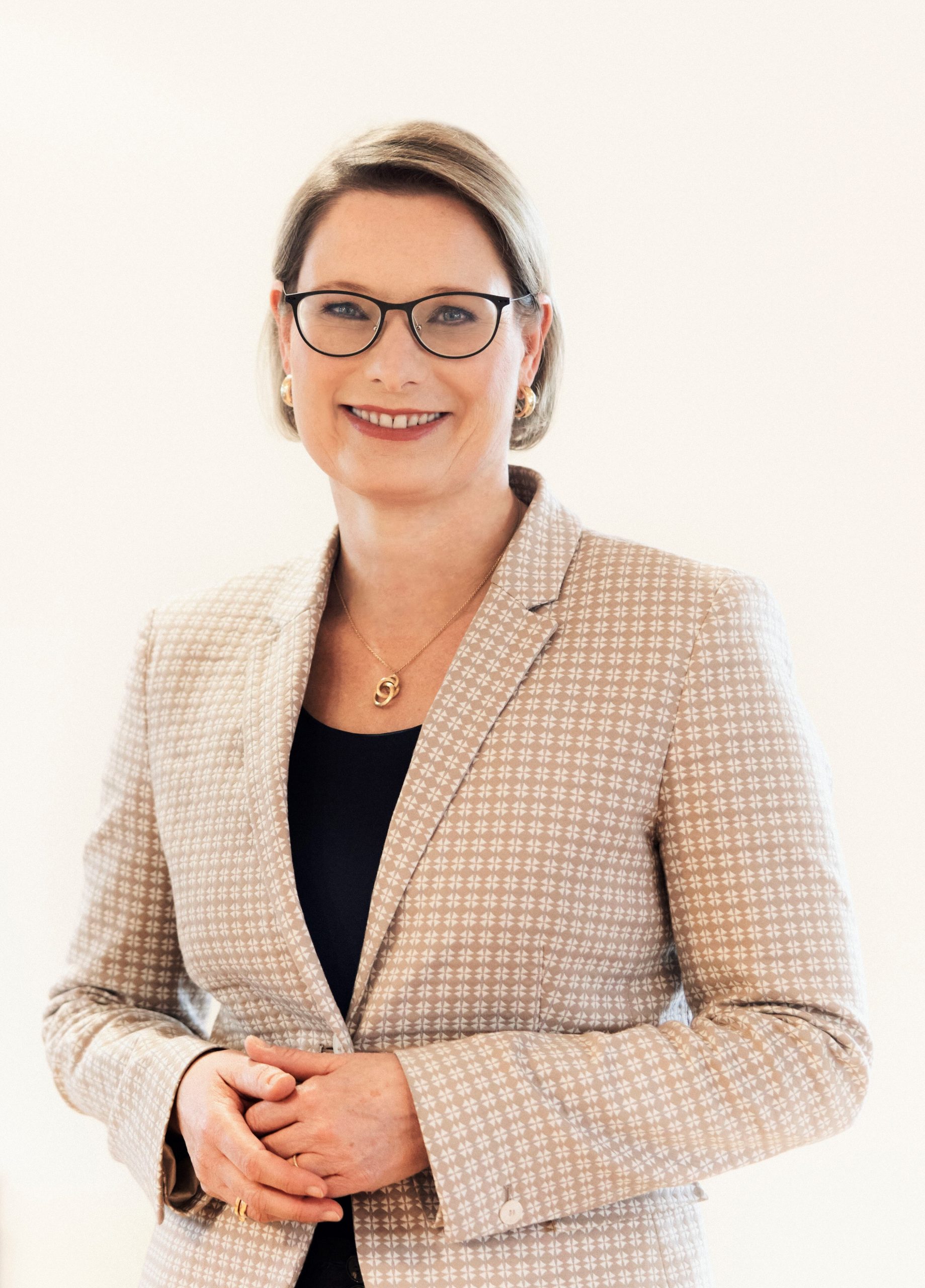 Im Gespräch mit … Bildungsministerin Dr. Stefanie Hubig – Haus des Erinnerns